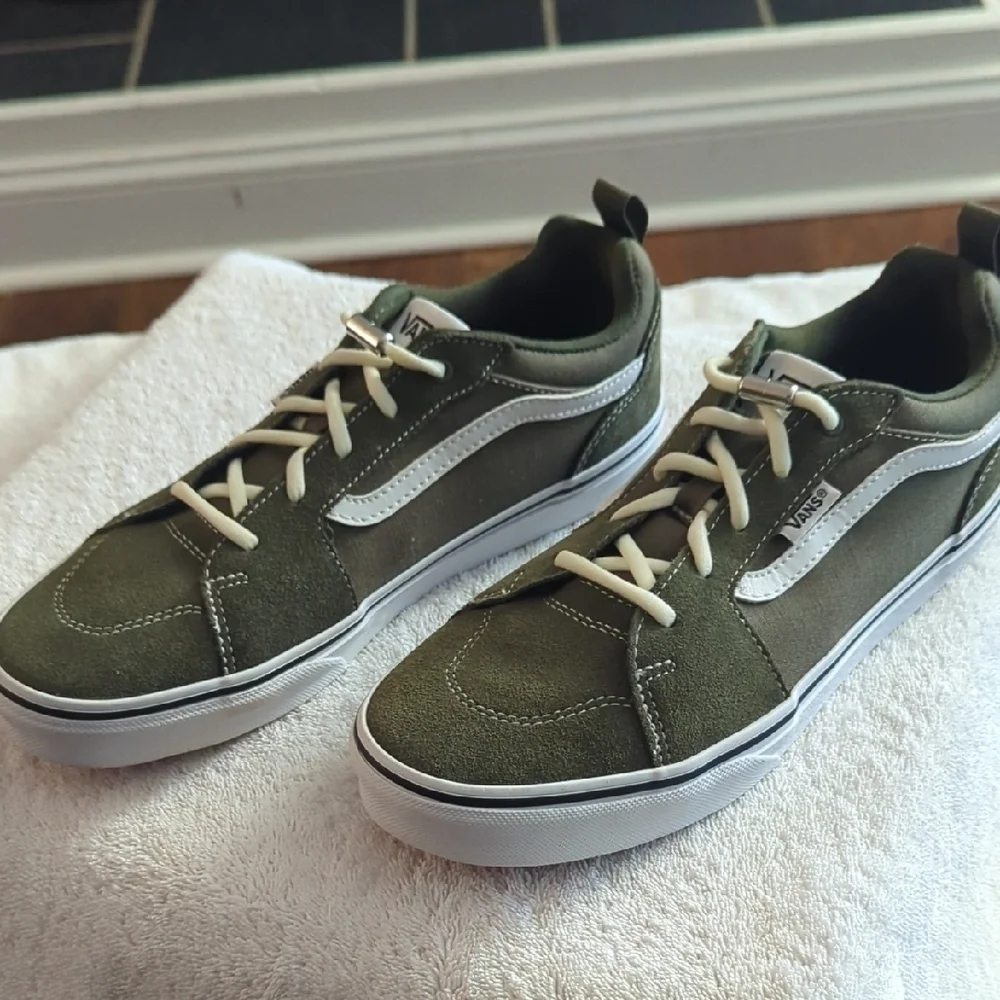 Vans Youth 7 Olive and White Filmore  Seuade Sneakers....